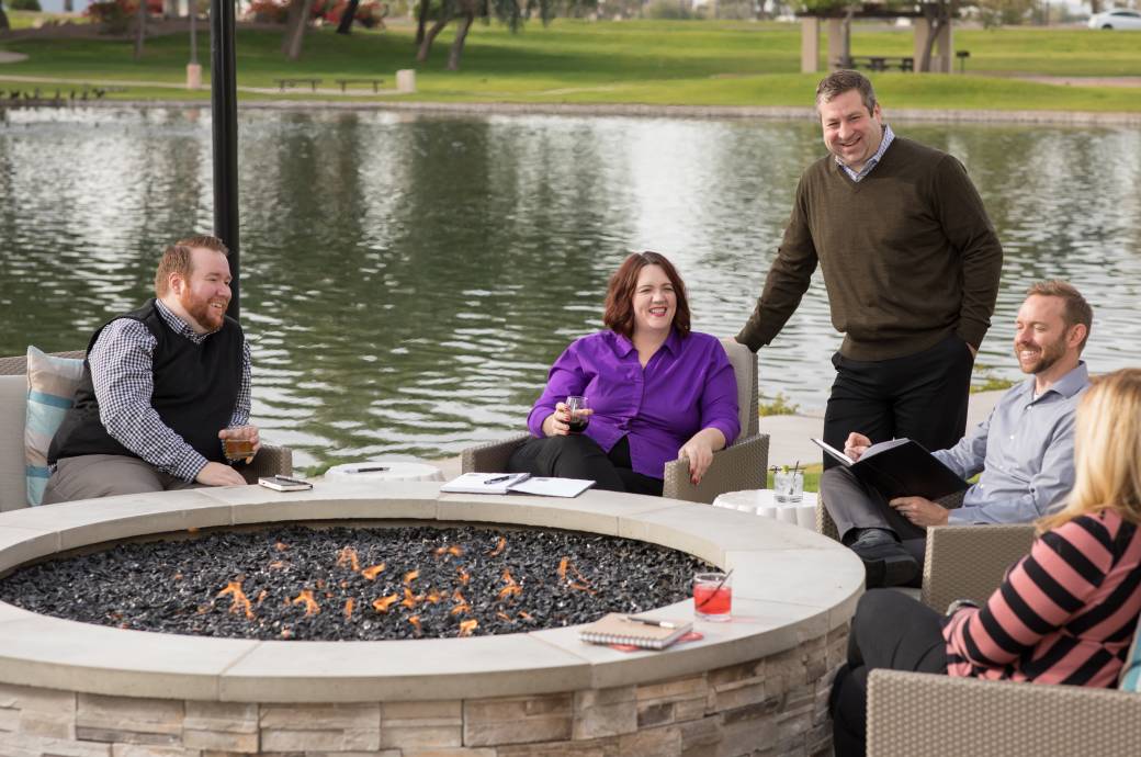 Residence Inn Phoenix Chandler/South - group at fire pit