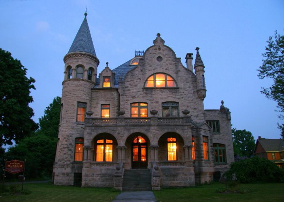 1890 House