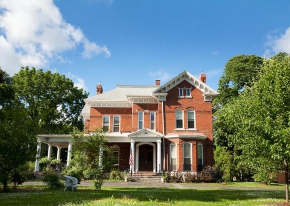 Exterior of the William Smith Inn in Geneva