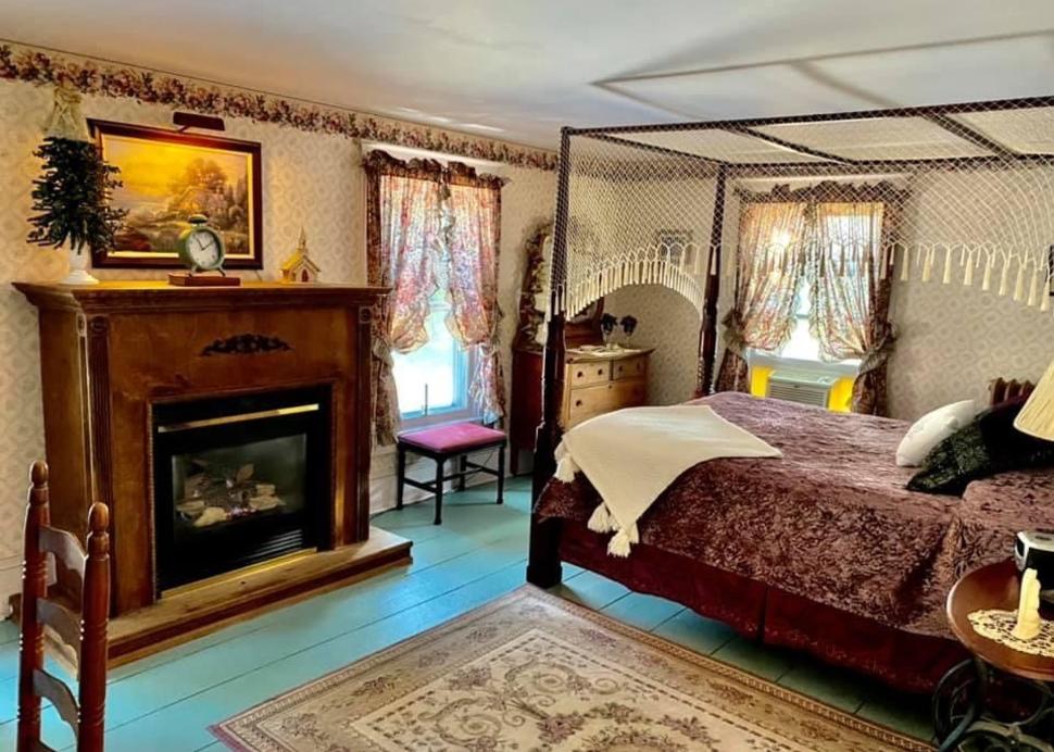 Bella Ella Bedroom