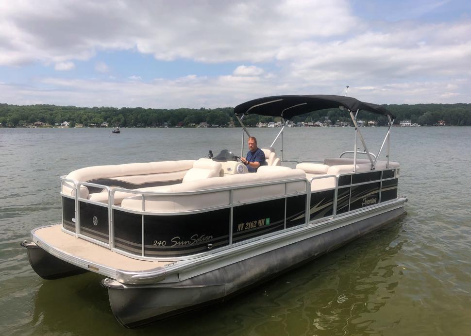 COnesus Lake Boat Rentals