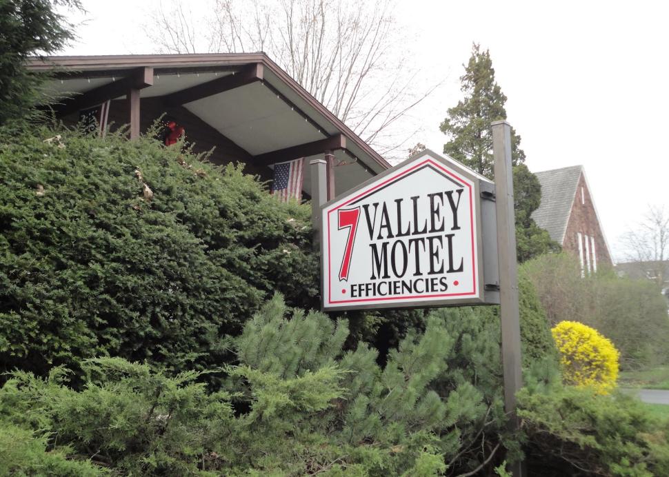 Seven Valley Motel exterior