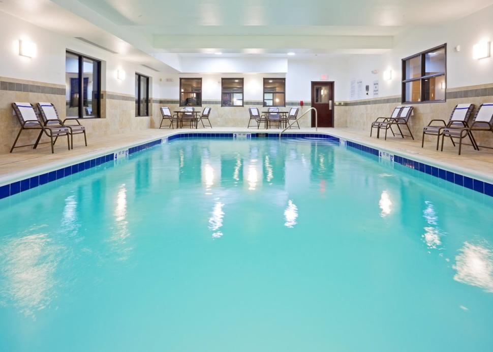 Holiday Inn Express & Suites Syracuse North - Airport Area