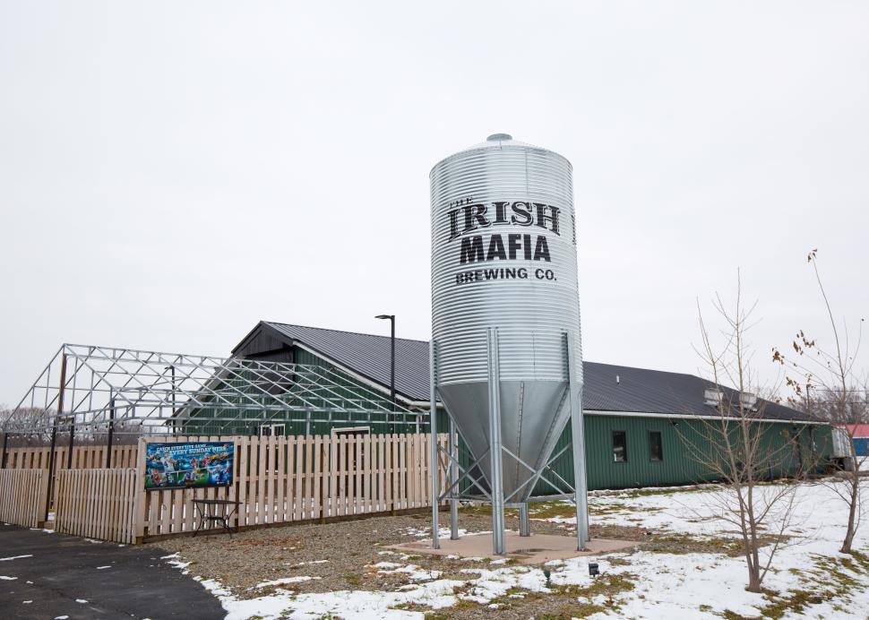 Exterior of Irish Mafia Brewing Company during the wintertime