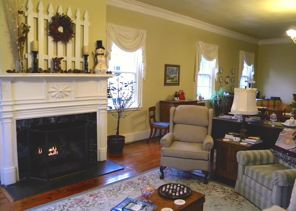 Living room at Oliver Phelps B&B