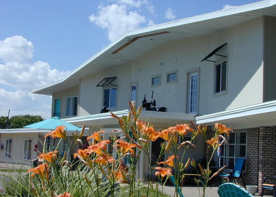 Outside view of the Miami Motel