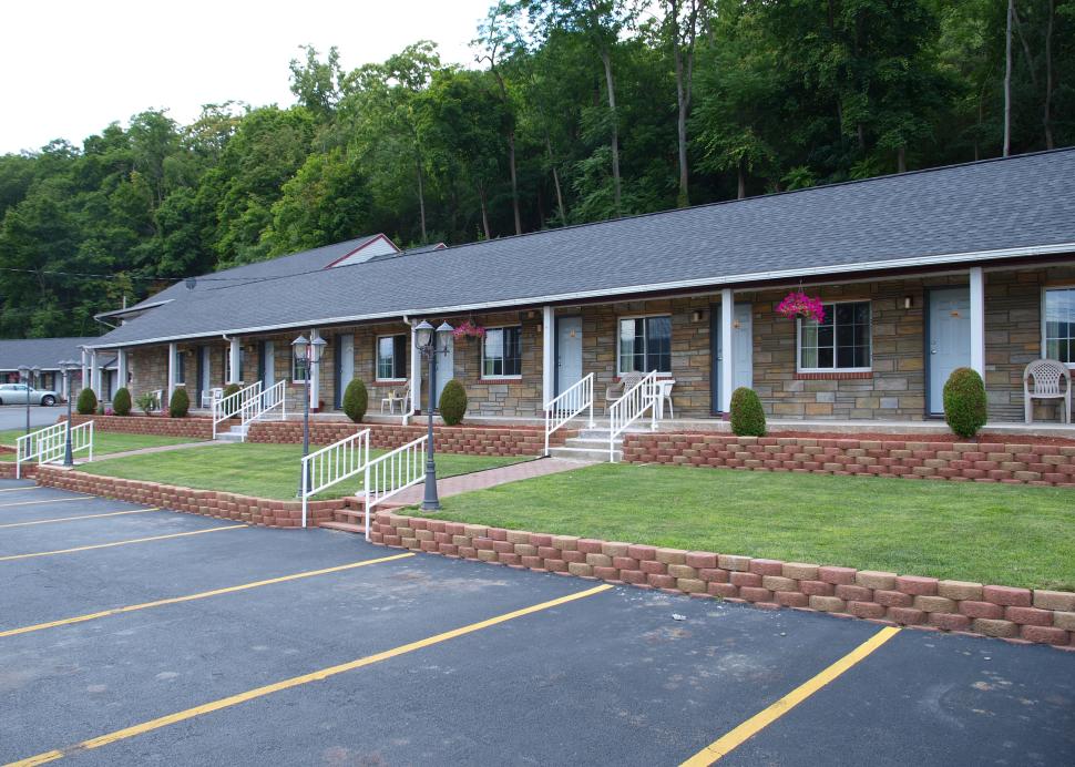 Motel-style lodging in downtown Watkins Glen
