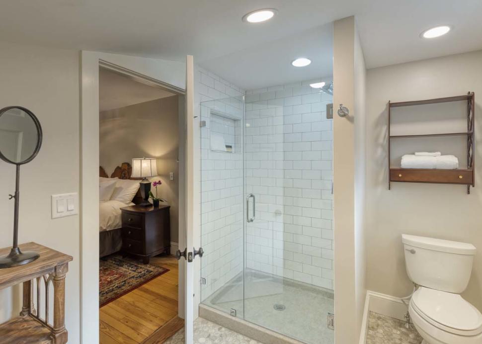 Inn Room Bathrooms