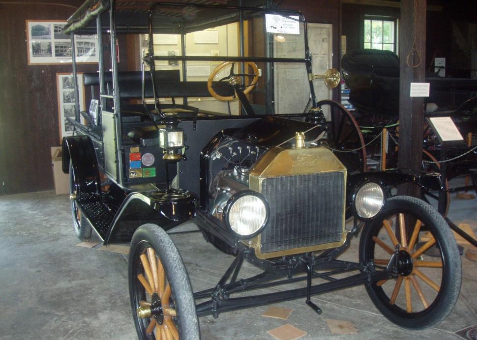 1916 Ford Model T at Rose Hill Mansion
