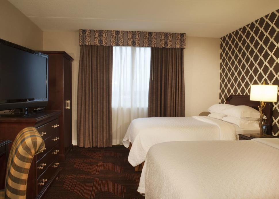Queen Beds - 2 Room Suite
