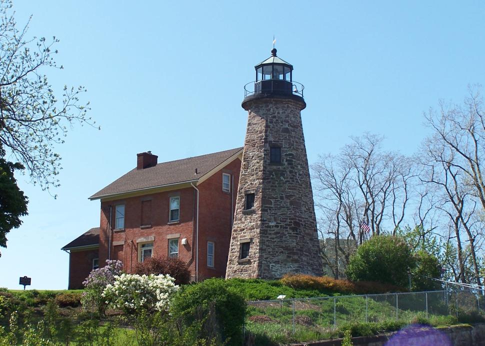 CharlotteGeneseeLighthouse_100_8218.JPG