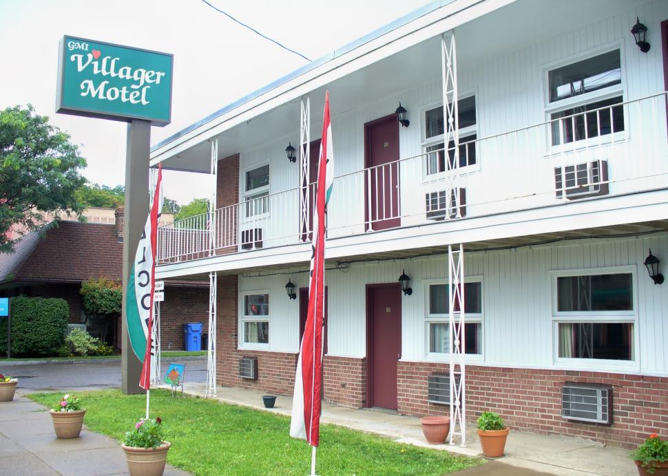 Motel conveniently located in downtown Watkins Glen