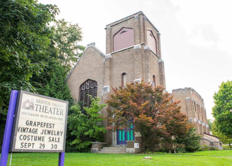 Exterior of Bristol Valley Theater in Naples