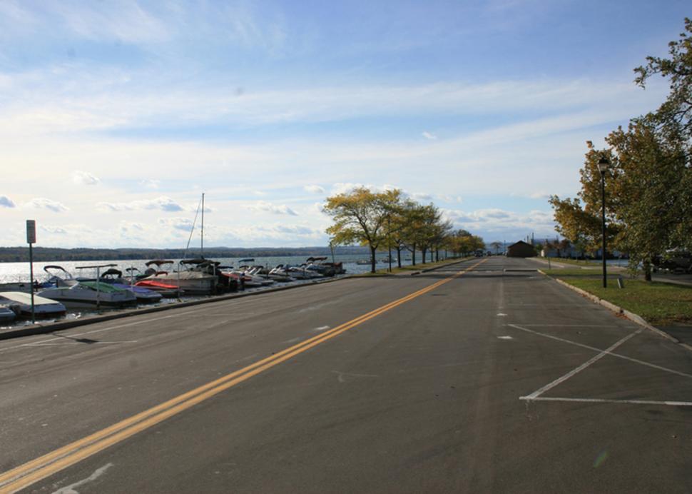 canandaigua-city-pier-canandaigua-view-of-road