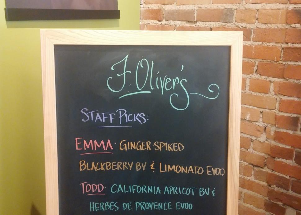 f-olivers-canandaigua-interior-sign