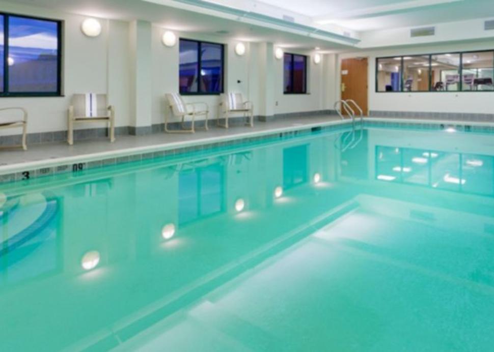 Holiday Inn Express & Suites Rochester-Victor