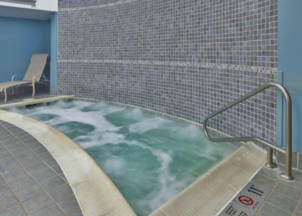 Holiday Inn Express & Suites Rochester-Victor