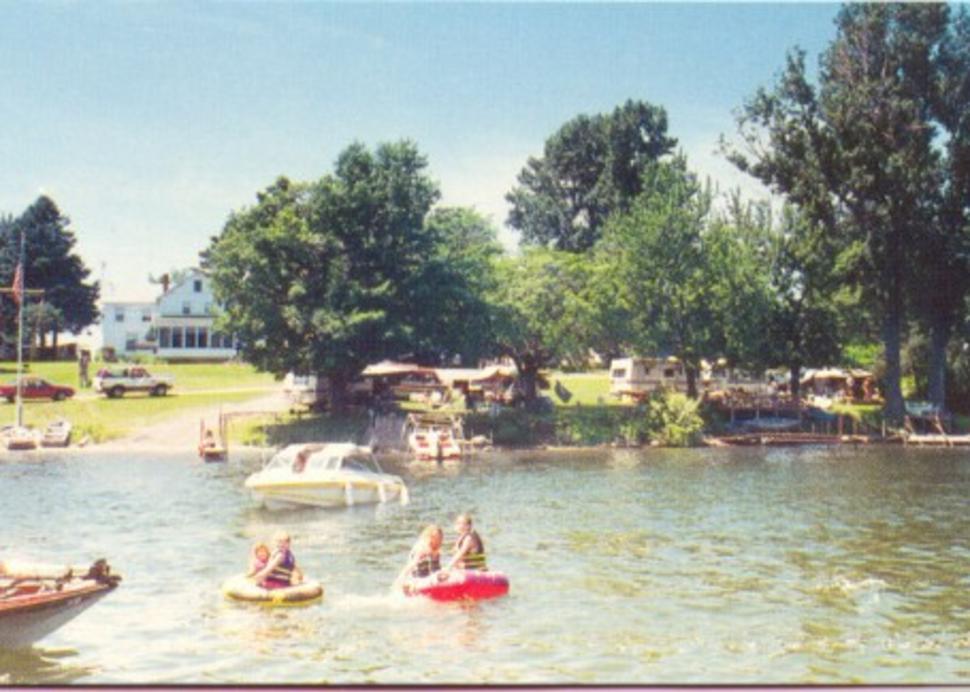 Holiday Harbor