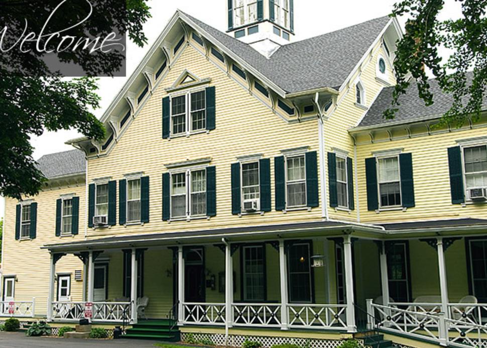 Taughannock Farms Inn and Restaurant