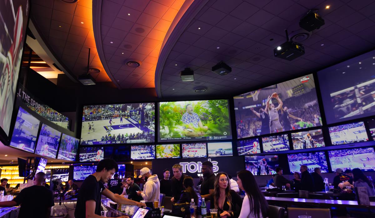 Tom's Watch Bar