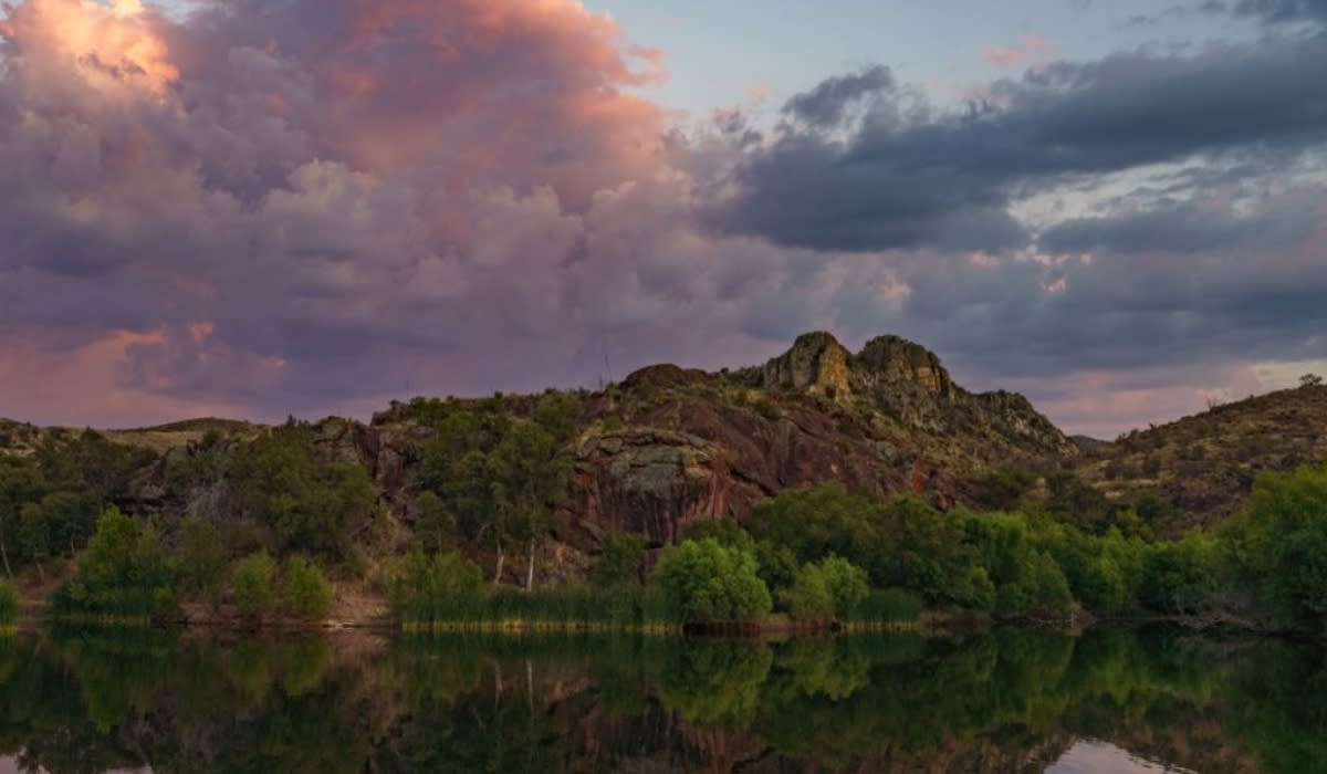 Peña Blanca Lake