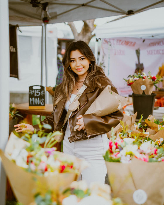 CindyCheeks visiting the Grand Lake Farmers Market in Oakland California