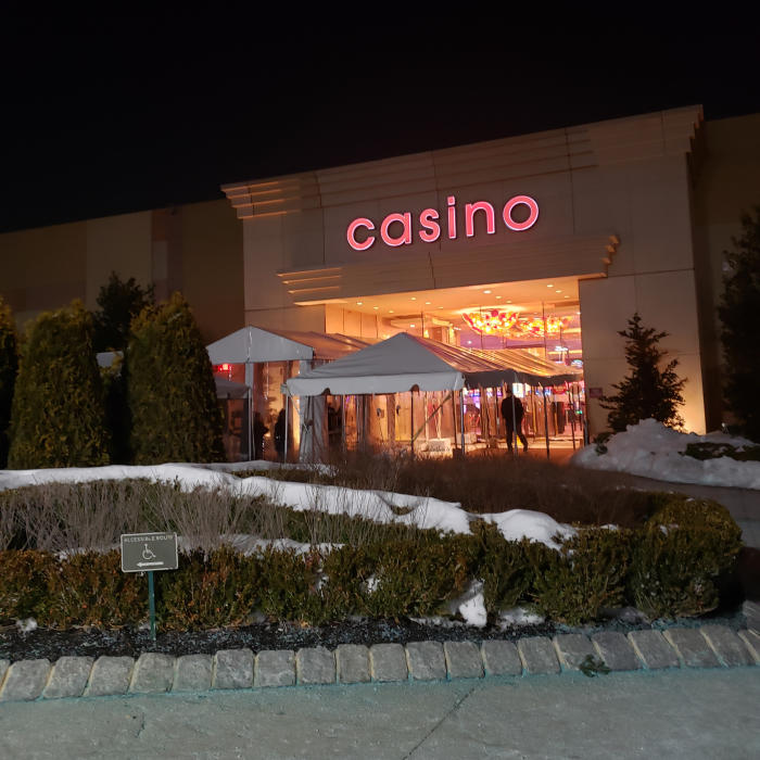 hotel near parx casino