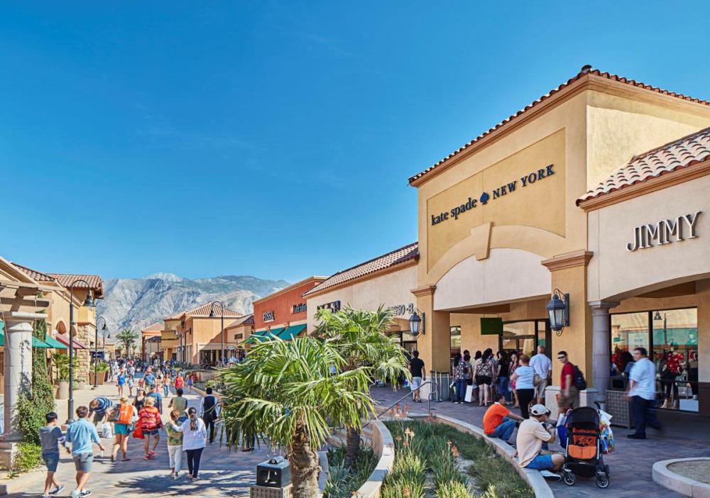 Desert Hills Premium Outlets in Cabazon