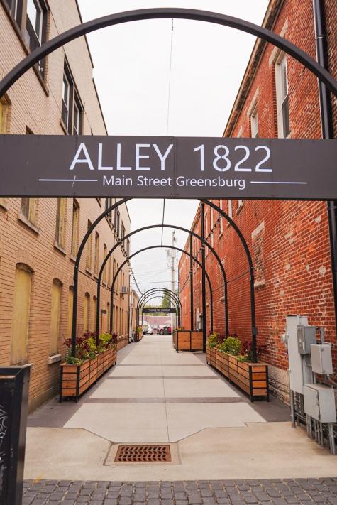 Alley 1822