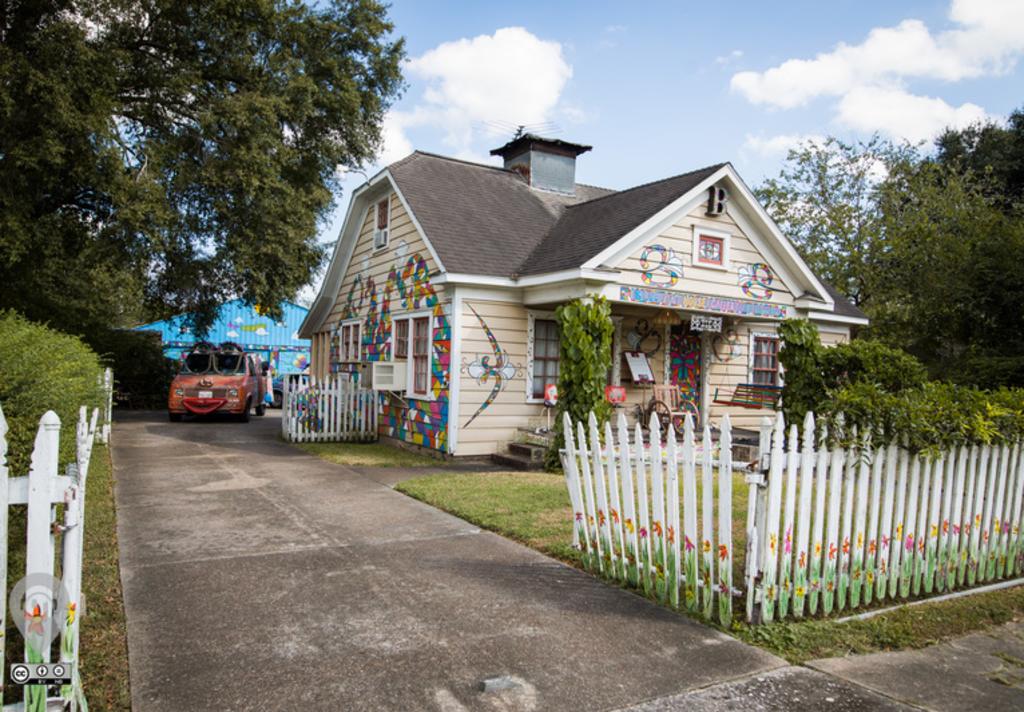 blue house 3