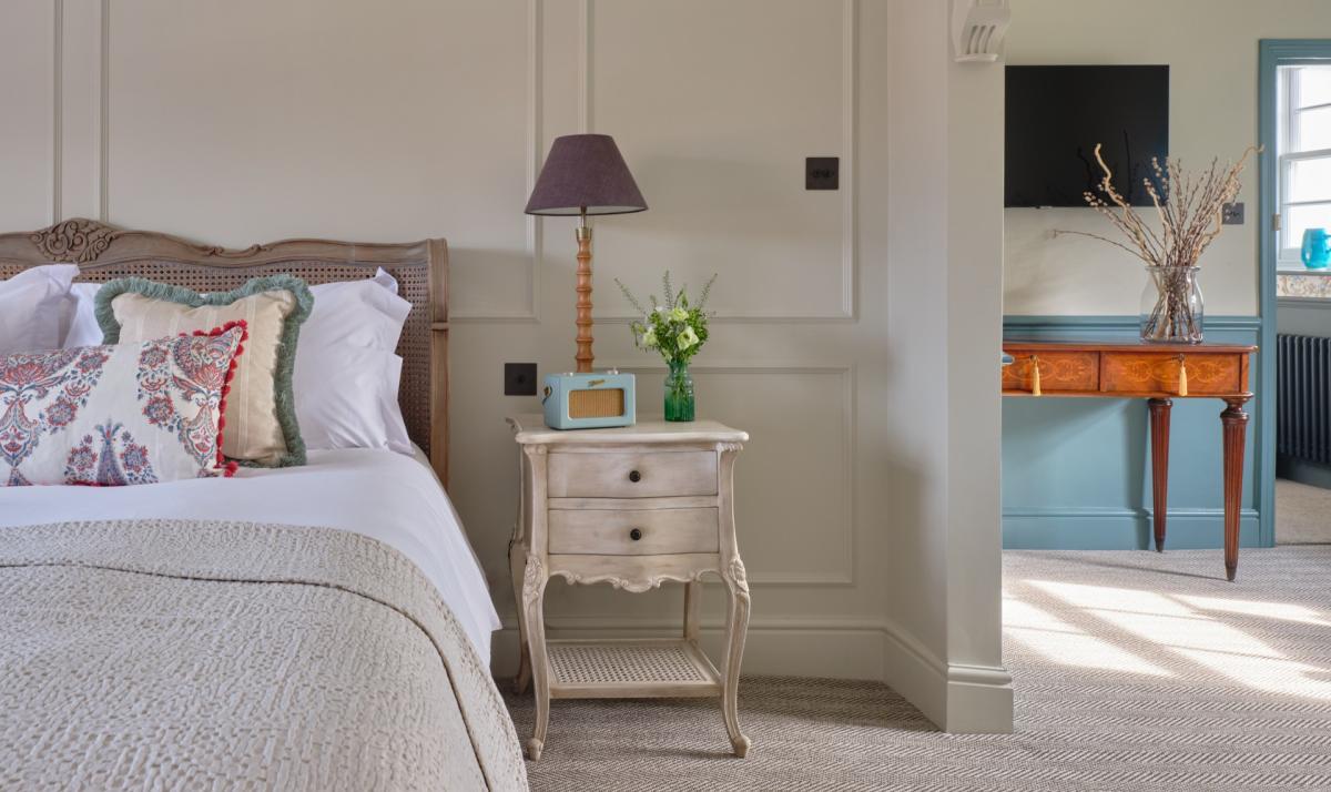 Stanwell House Hotel - Bedroom Interior