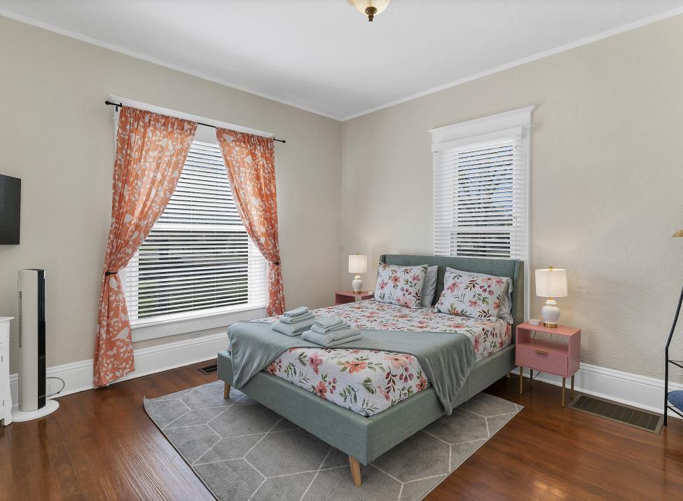 King bedroom 2