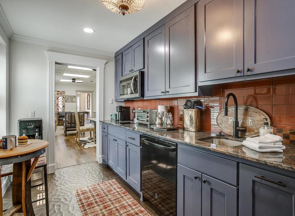Kitchen 1