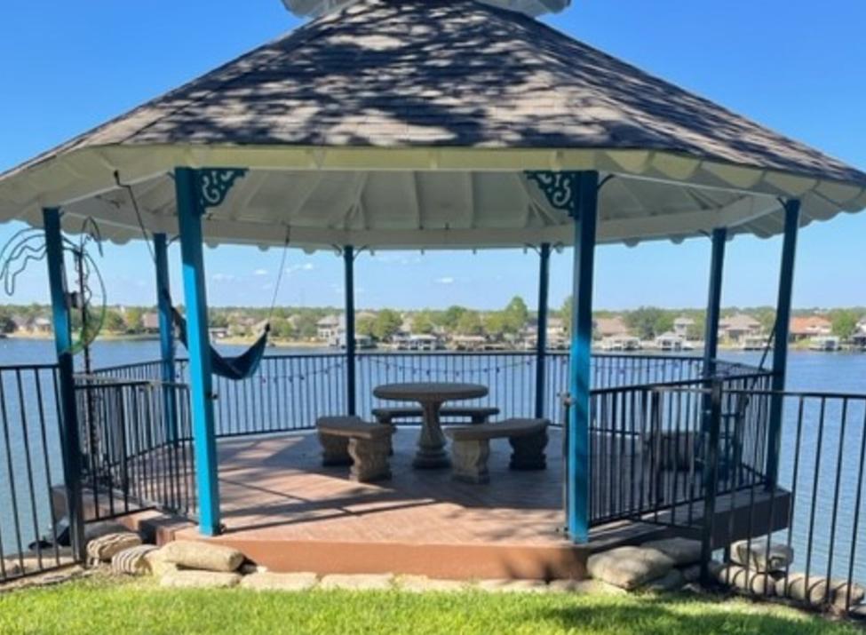 Gazebo to enjoy relax and enjoy spectacular views