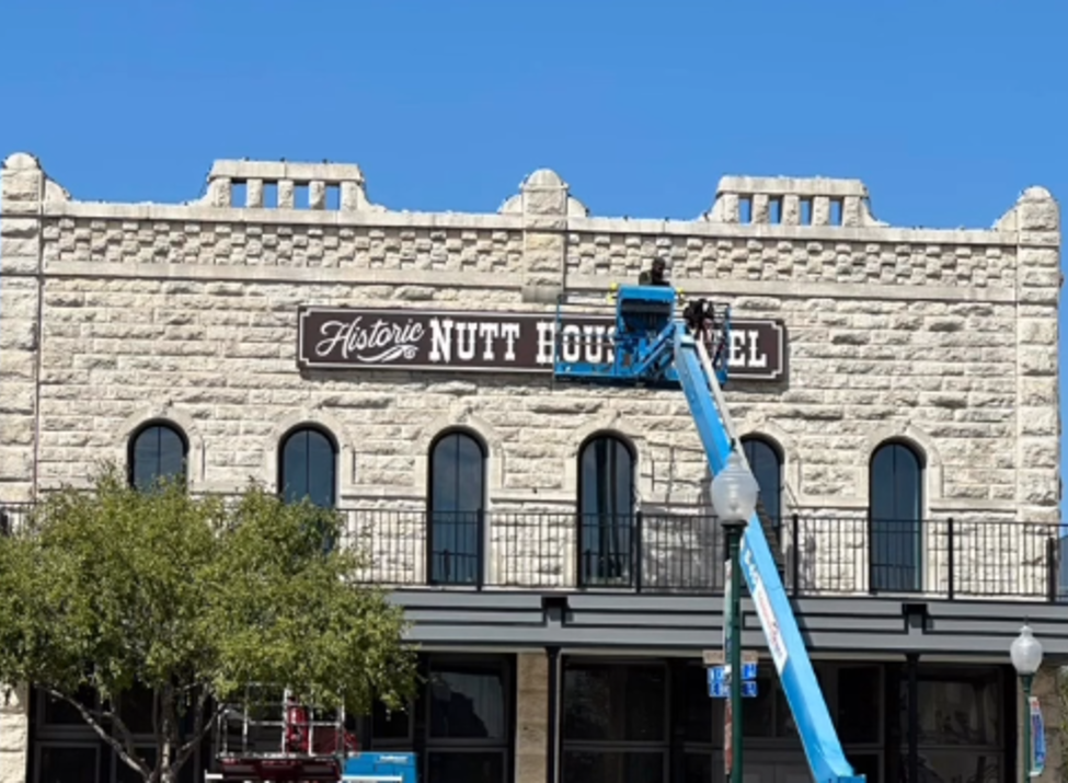put up sign