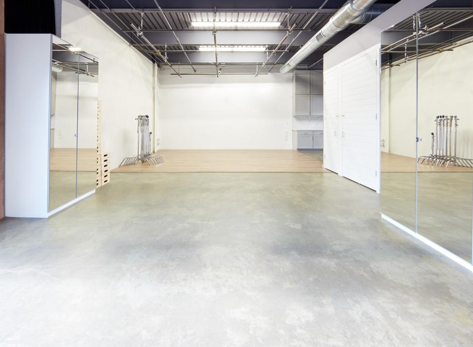 Westchester stages open studio area (reverse angle)
