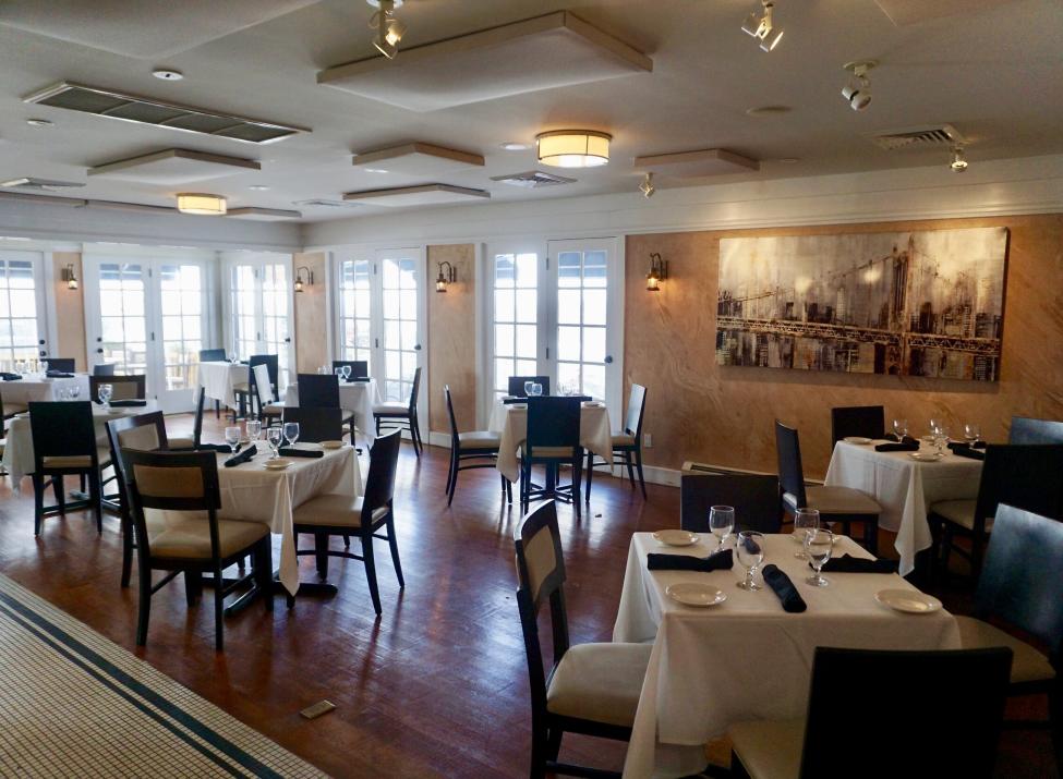 Lenny's North Seafood & Steakhouse