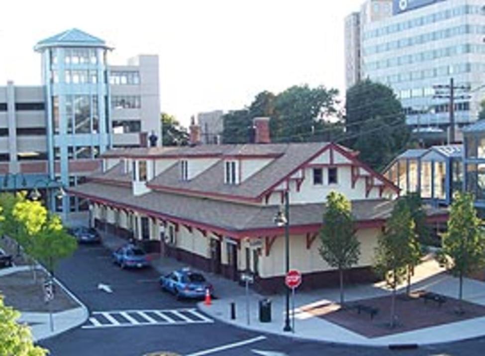 New Rochelle train station