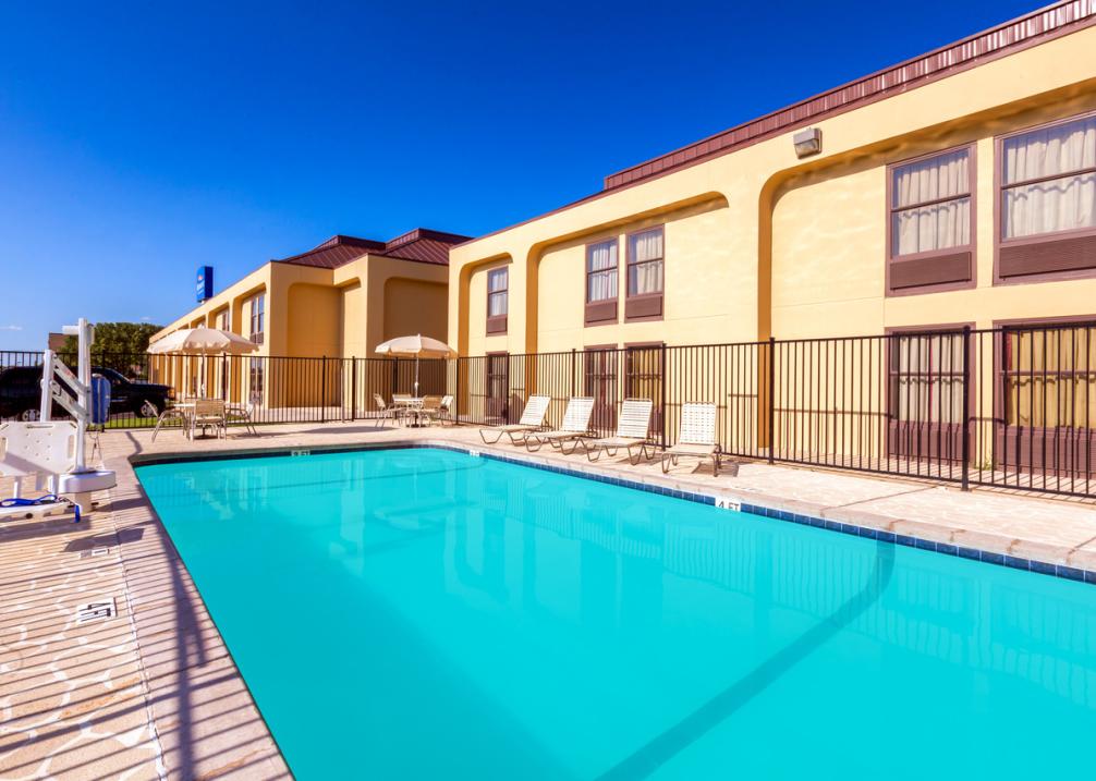 Baymont Inn & Suites East- Outdoor Pool