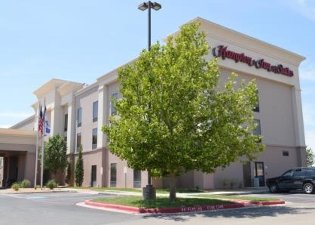 Hampton Inn & Suites
