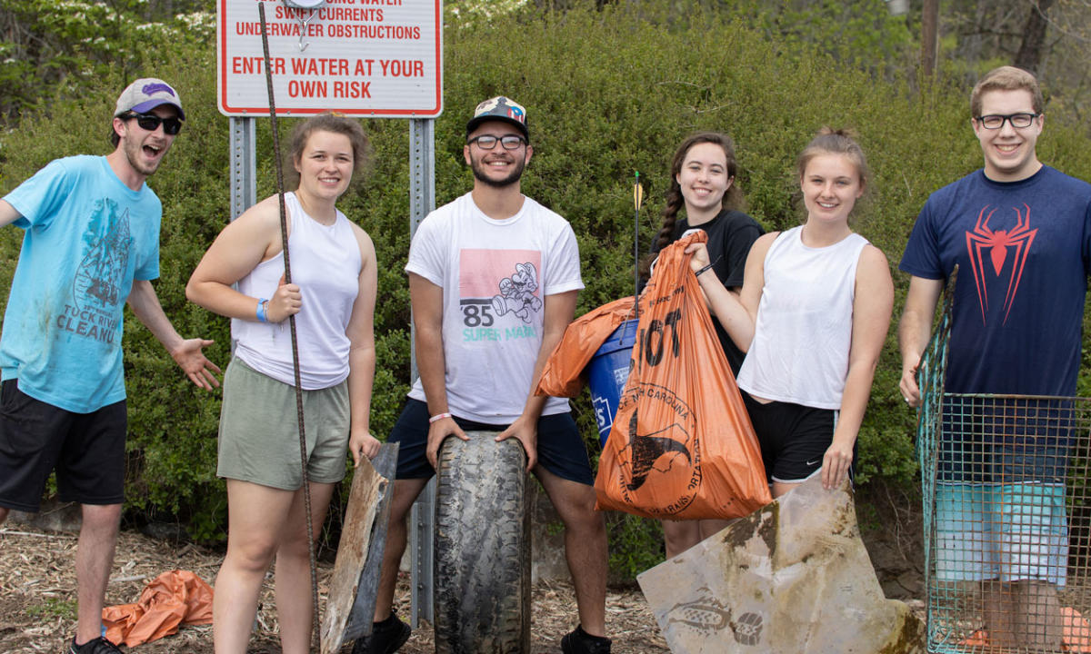 tuckrivercleanup56_929159e2-6a2e-4c01-a439-8c501bc7ac5b