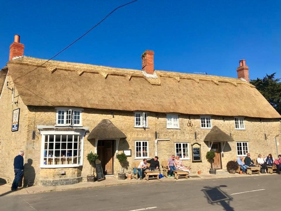The Three Horseshoes