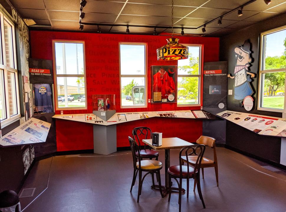 pizza hut museum_interior
