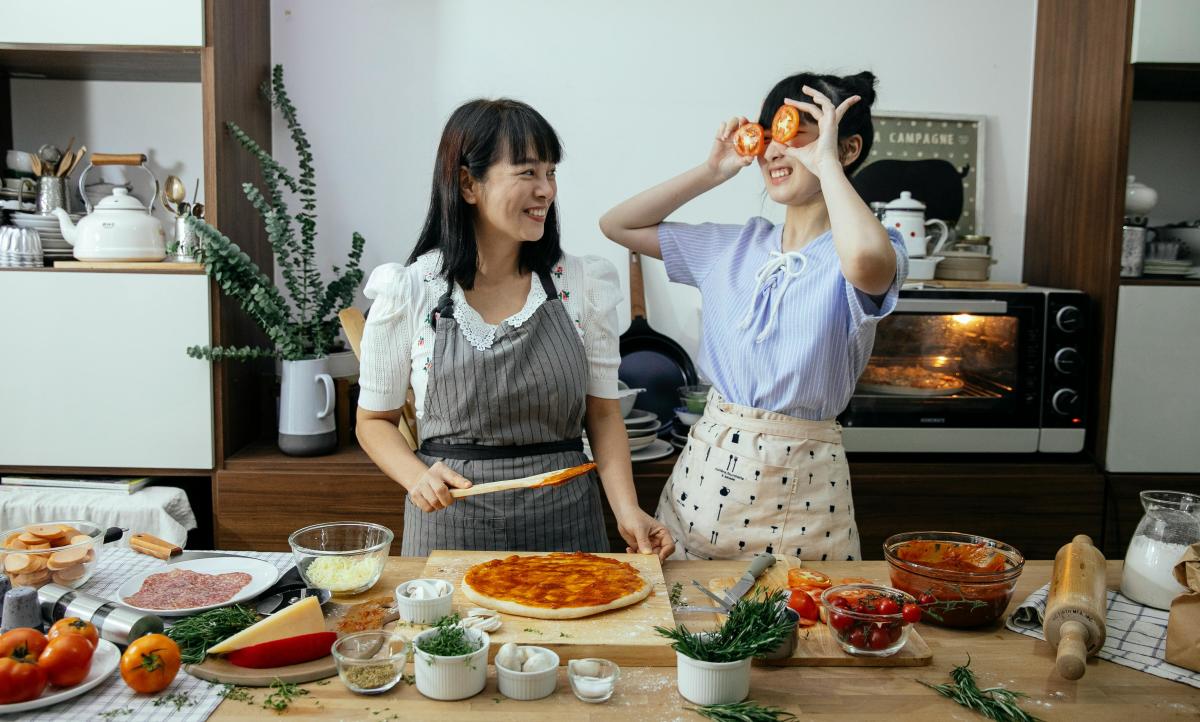 Women Cooking Photo