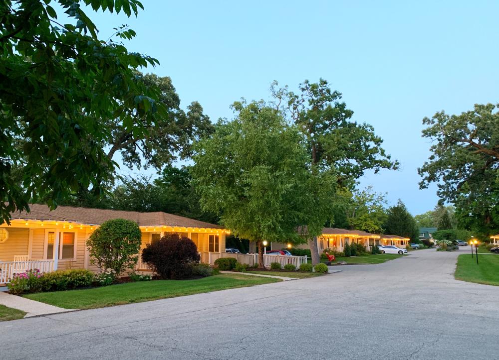 Seven Oaks B&B at dusk