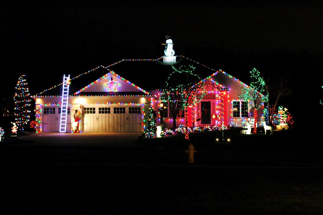 11614 Painted Peak Way Christmas Lights Display in Fort Wayne, Indiana
