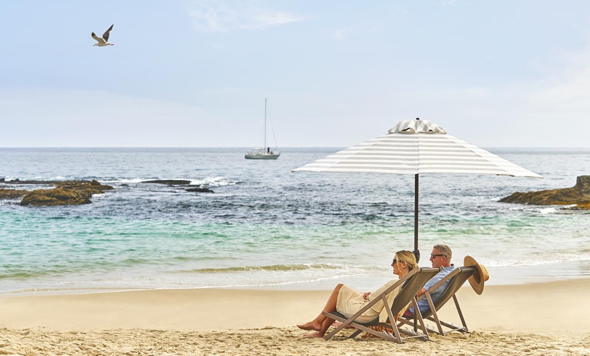 Montage Laguna Beach - Beach Service on Shore