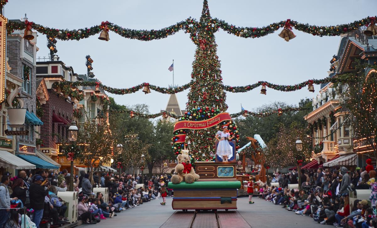 Disneyland Main Street U.S.A. Christmas Parade