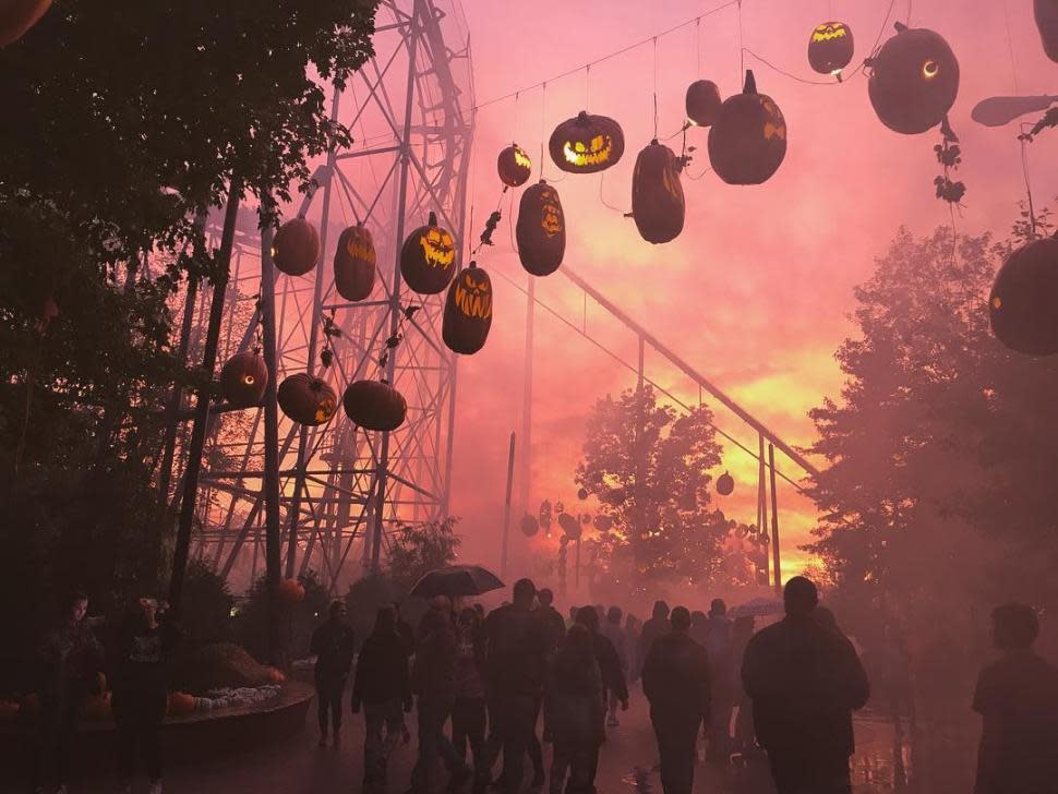 Halloween Haunt at Kings Island (photo: @cook.christian)