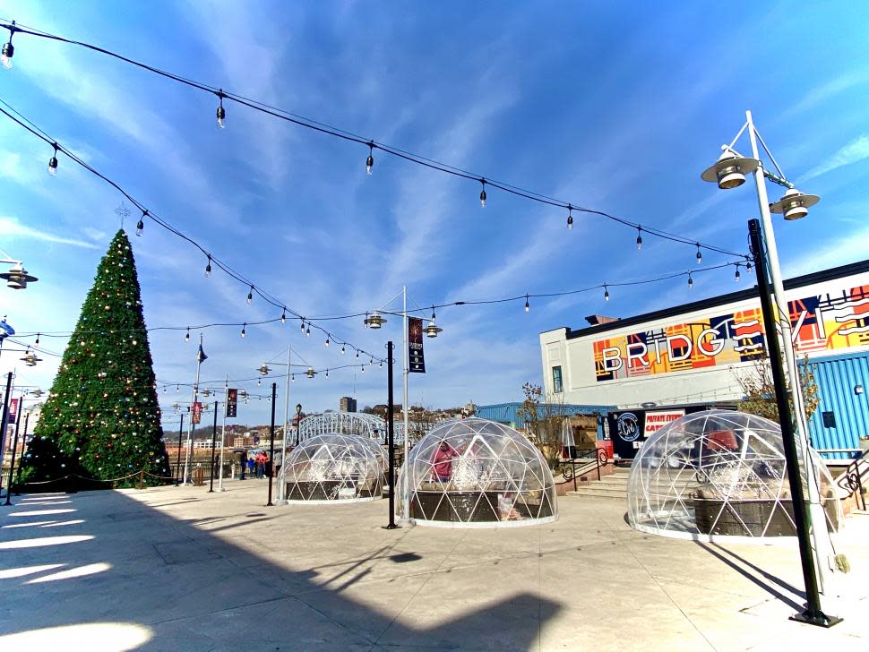Igloos and holiday tree at Newport on the Levee (photo: Lisa K. Colina)